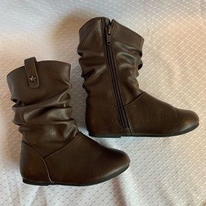 Children’s Place size 7 Booties